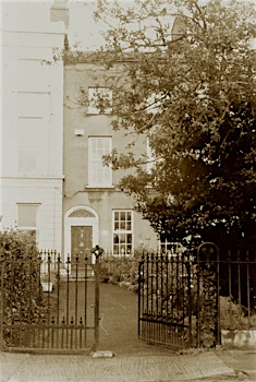 15 Marino Crescent, Clontarf (birthplace)