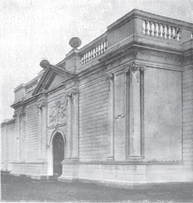 A corner of the Art Gallery, Irish International Exhibition, 1907