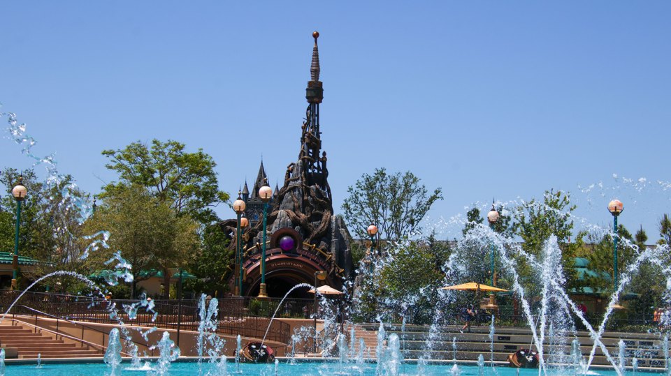 Dark Universe’s spired entrance portal behind the Cosmos Fountain.