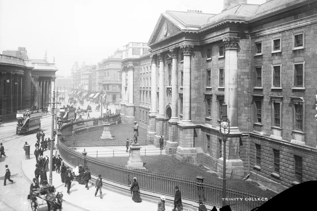 Trinity College and College Green, Dublin, circa 1900. Lawrence Collection, National Library of Ireland. Later than Bram’s student years.