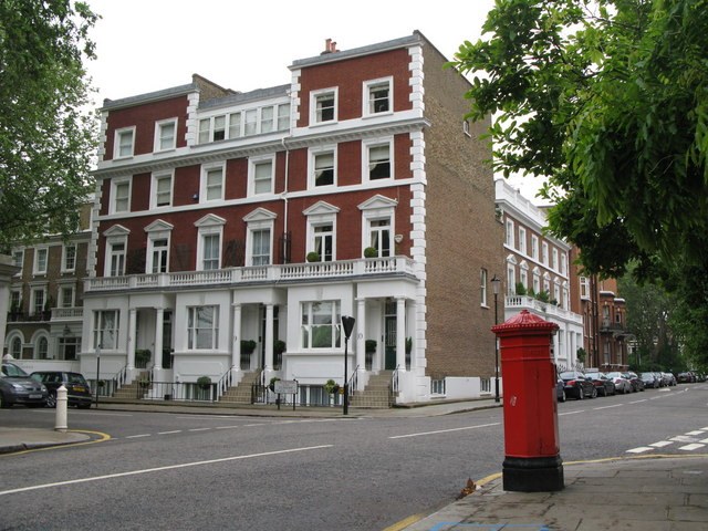 Durham Place, Chelsea: a street view, not a confirmed close-up of No. 4.