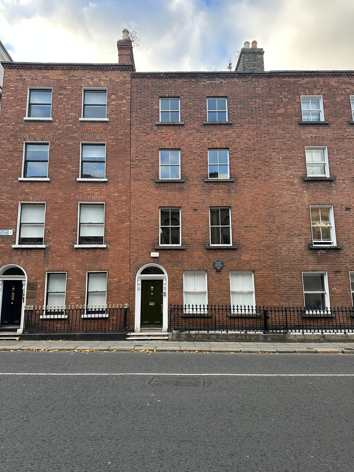 30 Kildare Street, Dublin, with the plaque commemorating Bram Stoker.